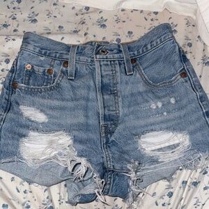 Levi’s Distressed Denim Women Shorts